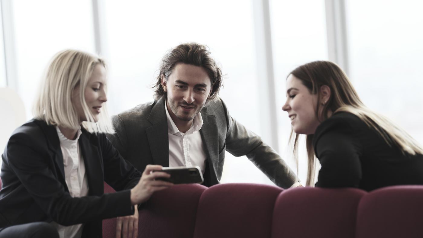 Looking at the Flossbach von Storch ONE App